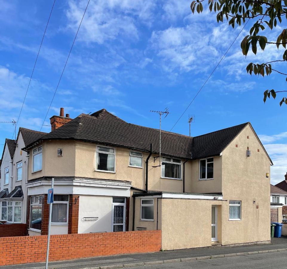 Spacious, Sleeps 17, 3 Bathrooms, Parking, Mansfield Exterior photo