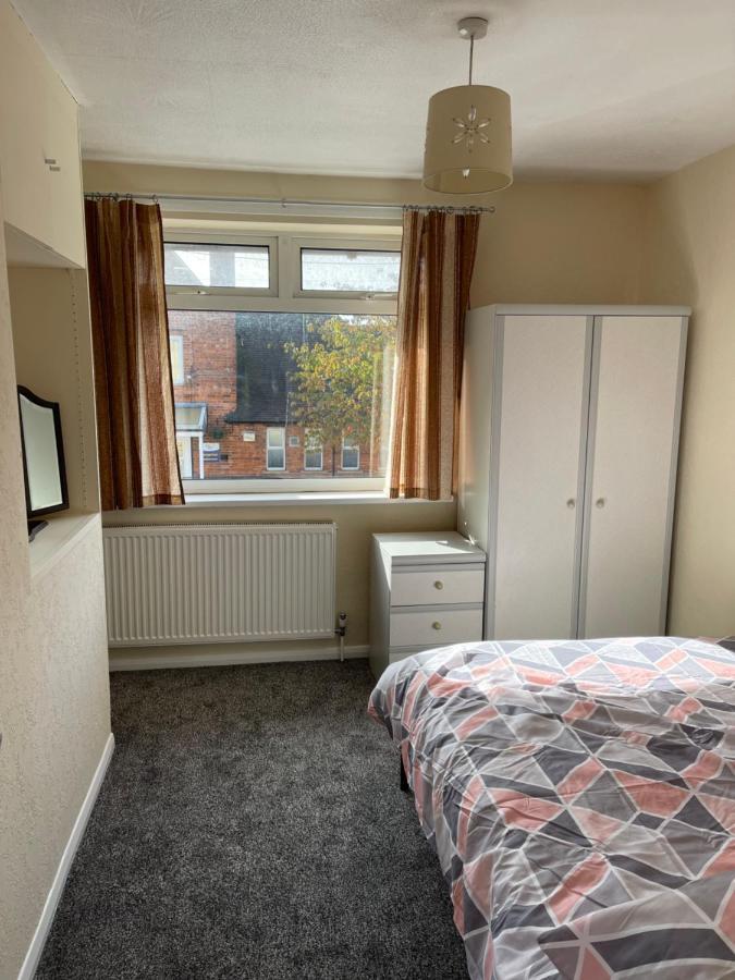 Spacious, Sleeps 17, 3 Bathrooms, Parking, Mansfield Exterior photo
